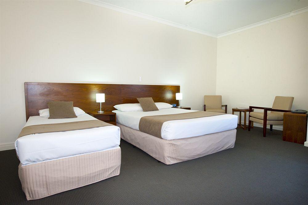 The Rose Hotel & Motel بنبري المظهر الخارجي الصورة