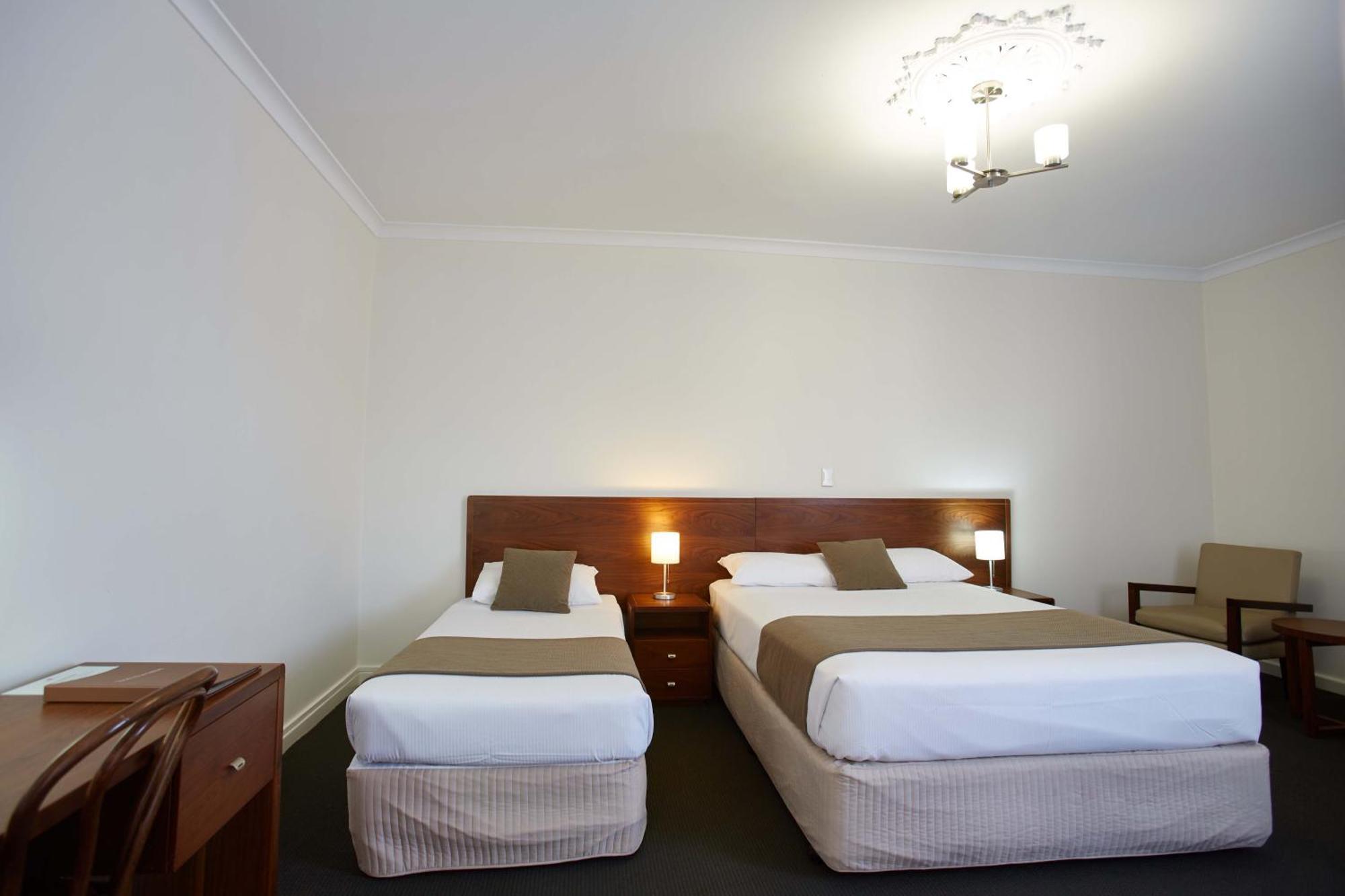 The Rose Hotel & Motel بنبري الغرفة الصورة