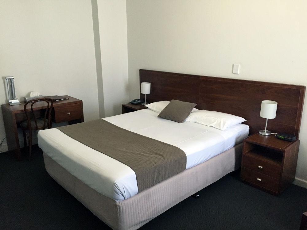 The Rose Hotel & Motel بنبري المظهر الخارجي الصورة